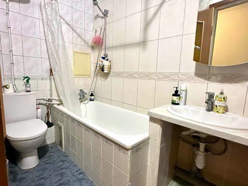 квартира за адресою Будівельників вул., 27А