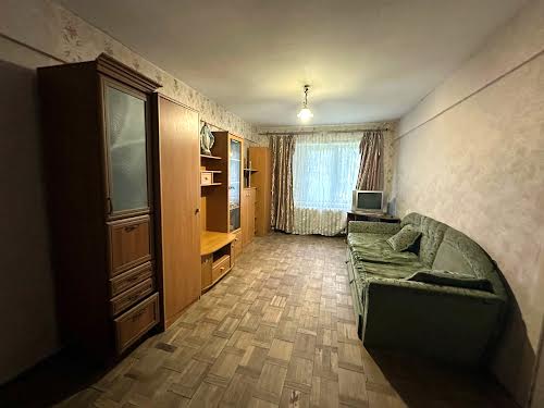 квартира за адресою Михайла Максимовича вул., 6