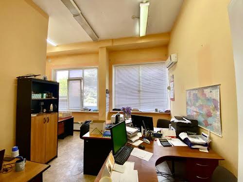 коммерческая по адресу Строителей ул., 34