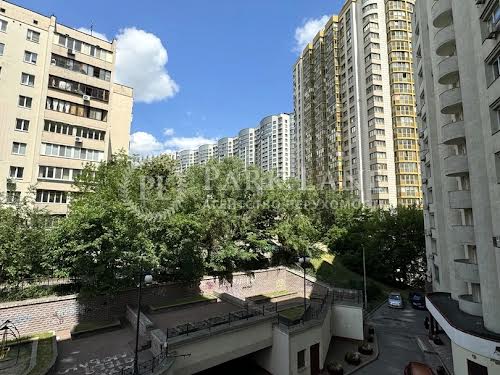 квартира по адресу Голосеевский просп. (40-летия Октября), 68