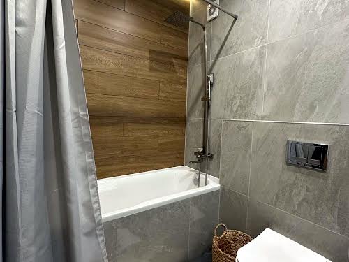 квартира за адресою Співдружності вул., 6