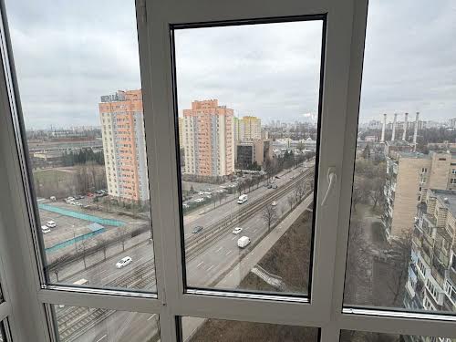 квартира за адресою Любомира Гузара просп. (Космонавта Комарова), 11