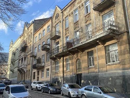 квартира за адресою Михайла Старицького вул., 4