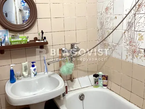 квартира за адресою Леся Курбаса просп., 18