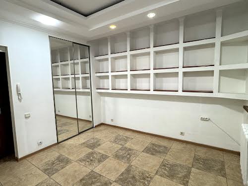 комерційна за адресою Шампанський пров., 2/1