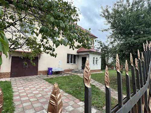дом по адресу с. Криховцы, Радостная ул., 8а