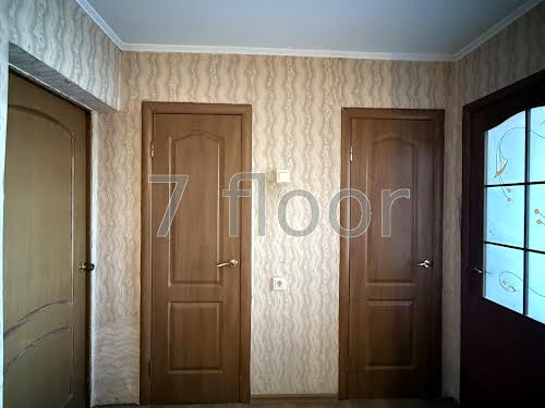 квартира за адресою Романа Шухевича просп. (Генерала Ватутіна), 22