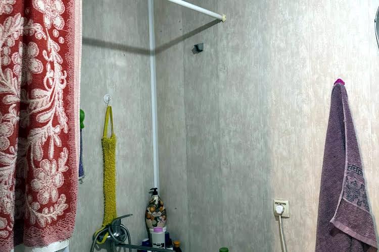 1835752675404561