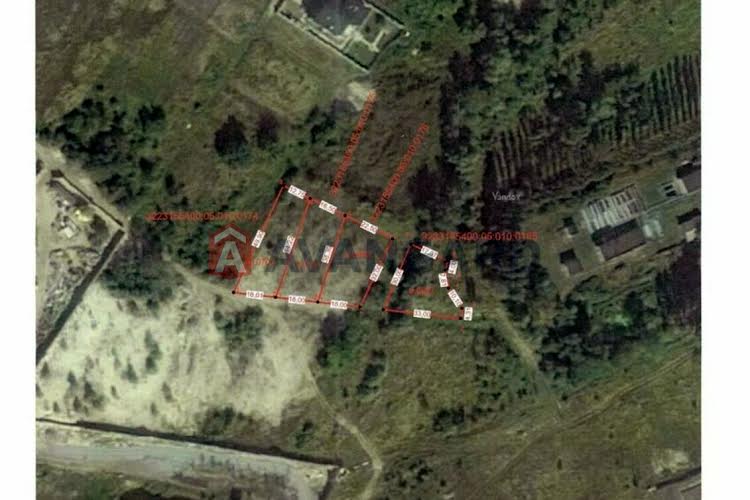 1835361460990661